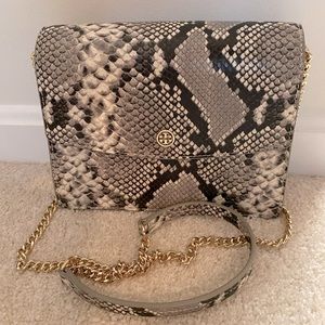LIKE NEW Tory Burch Shoulder Bag!!